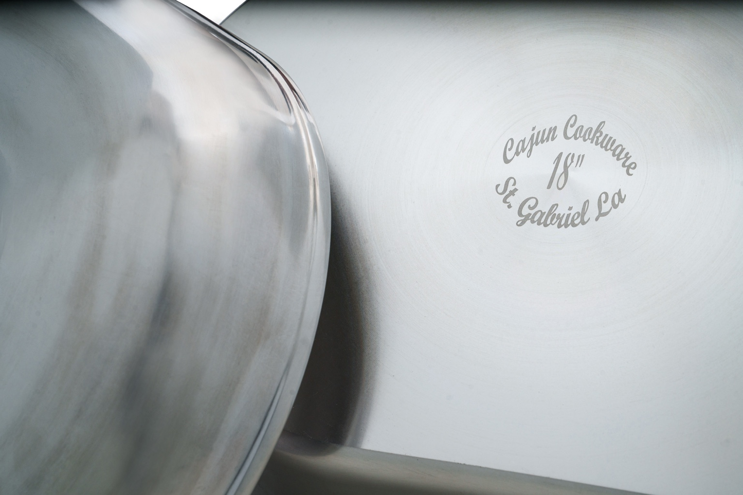 “AlumaChef Series” Cast Aluminum Heavy Duty, Light Weight Oval Roaster with Lid